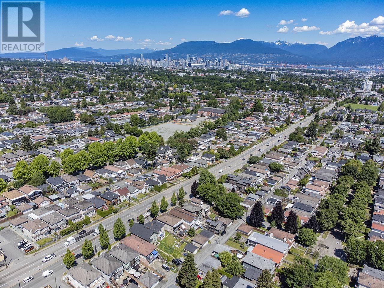 Listing Picture 7 of 37 : 4818 KNIGHT STREET, Vancouver / 溫哥華 - 魯藝地產 Yvonne Lu Group - MLS Medallion Club Member