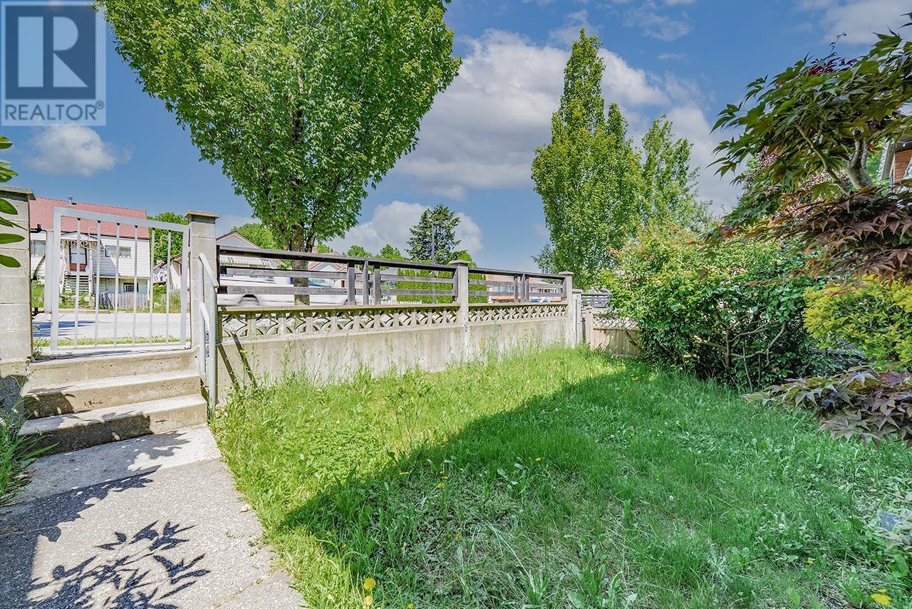 Listing Picture 15 of 37 : 4818 KNIGHT STREET, Vancouver / 溫哥華 - 魯藝地產 Yvonne Lu Group - MLS Medallion Club Member