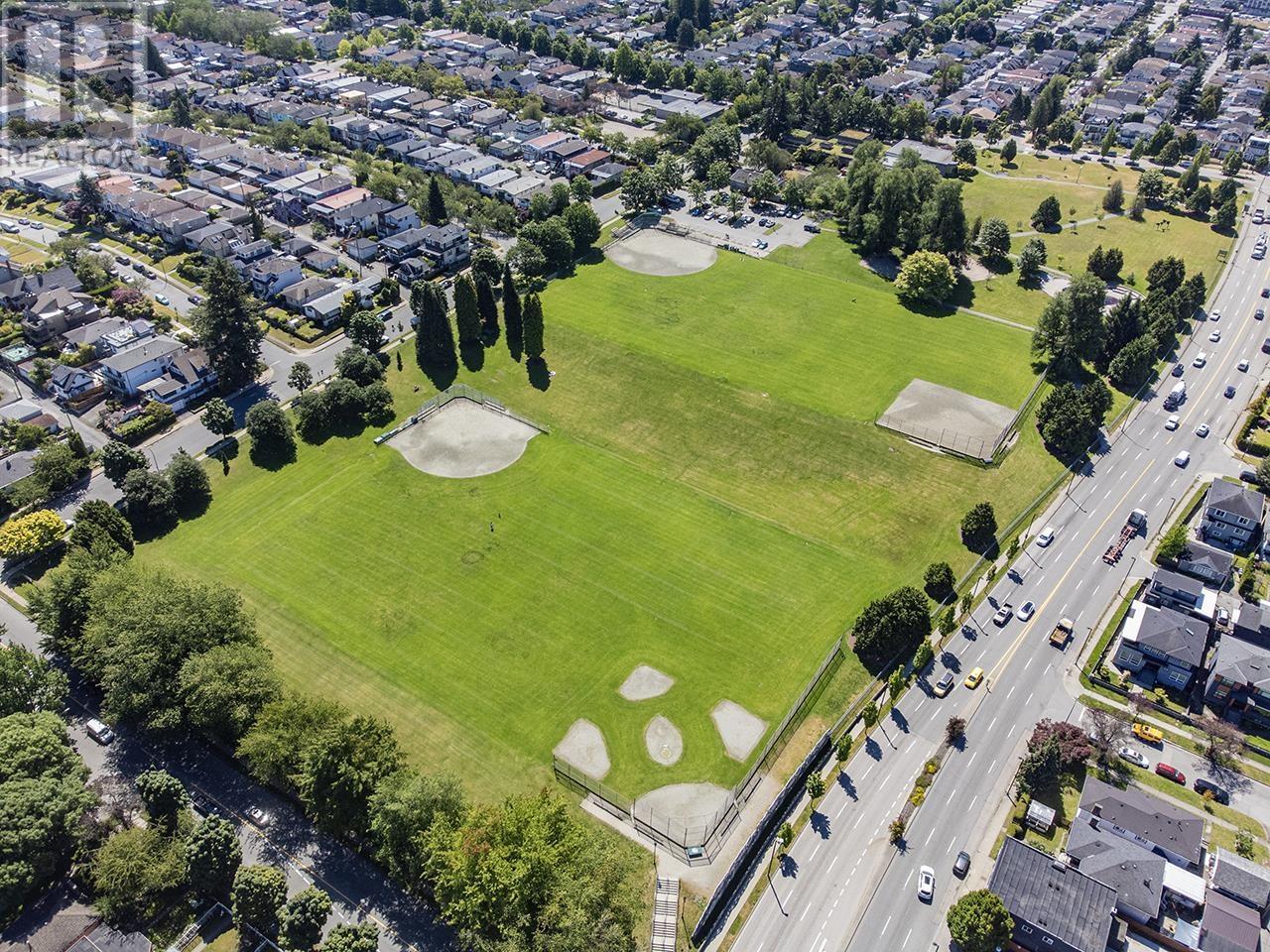 Listing Picture 36 of 37 : 4818 KNIGHT STREET, Vancouver / 溫哥華 - 魯藝地產 Yvonne Lu Group - MLS Medallion Club Member