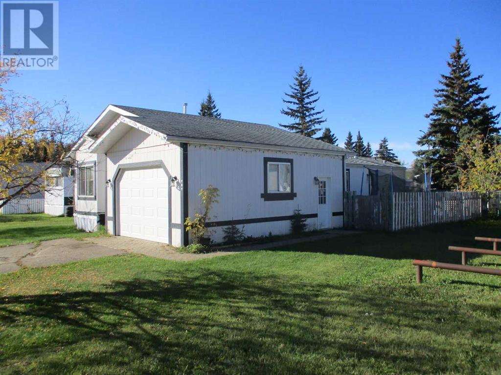 909 2b Street Se, Manning, Alberta  T0H 2M0 - Photo 3 - A2171448