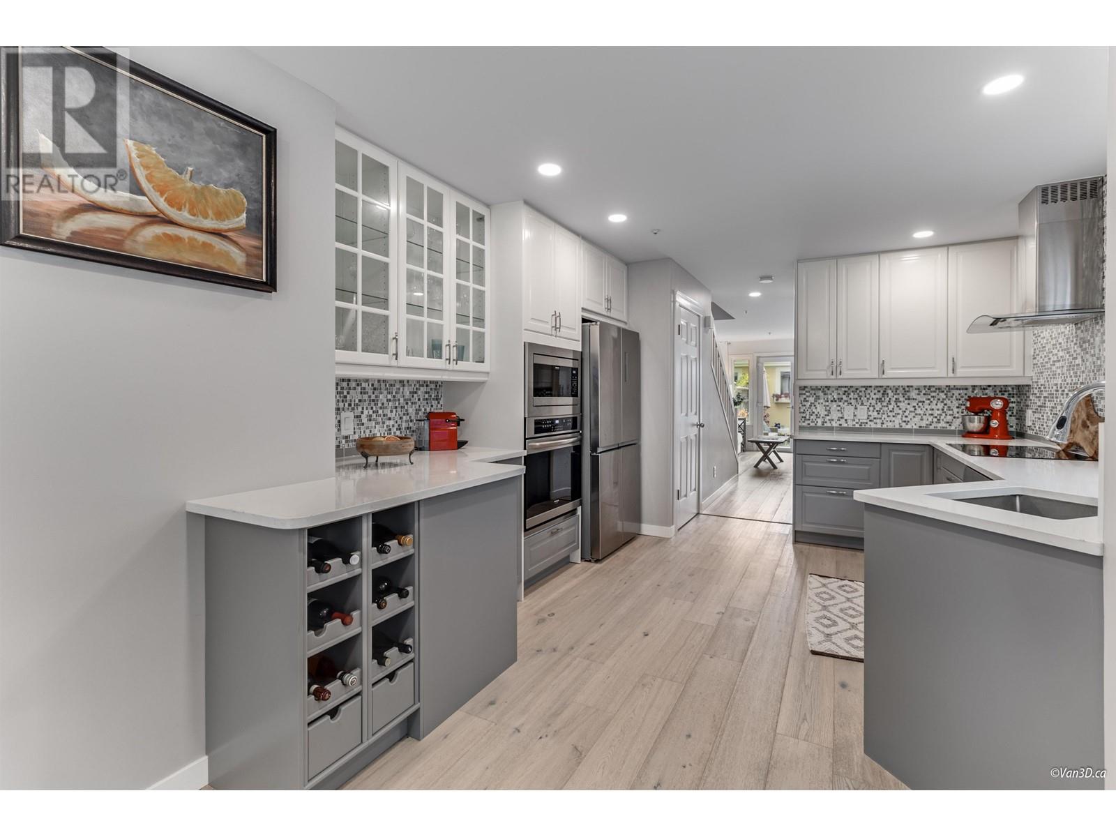 Listing Picture 11 of 36 : 2057 E 5TH AVENUE, Vancouver / 溫哥華 - 魯藝地產 Yvonne Lu Group - MLS Medallion Club Member