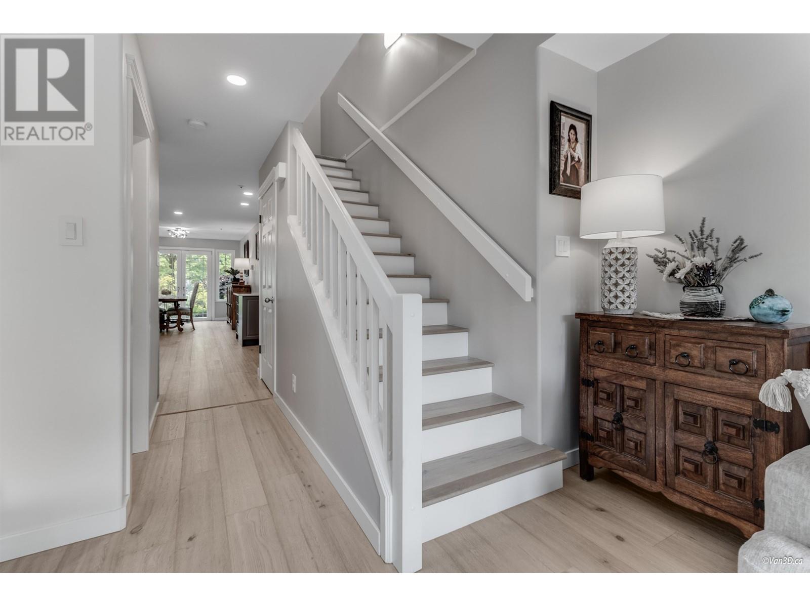 Listing Picture 16 of 36 : 2057 E 5TH AVENUE, Vancouver / 溫哥華 - 魯藝地產 Yvonne Lu Group - MLS Medallion Club Member