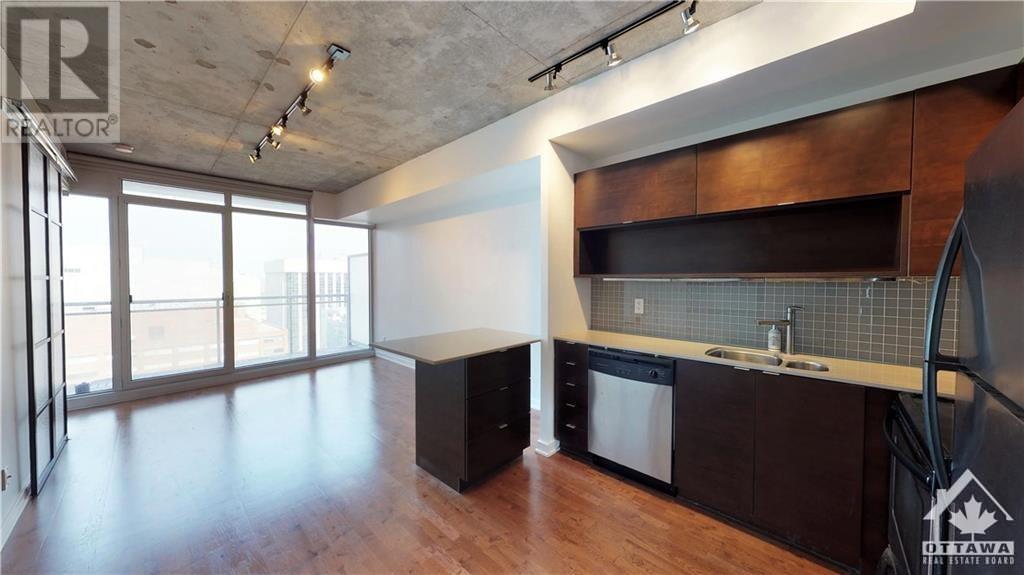 324 LAURIER AVENUE UNIT#1705 Ottawa