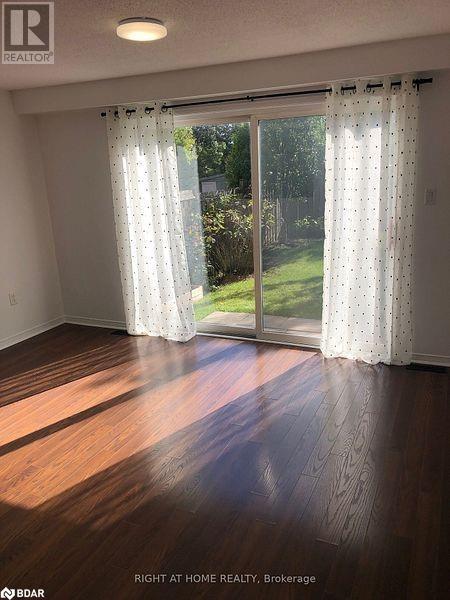 59 Lions Gate Boulevard Boulevard, Barrie, Ontario  L4M 7E4 - Photo 6 - 40658125