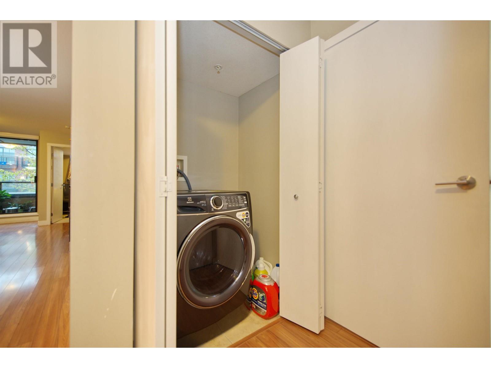 Listing Picture 22 of 25 : 222 2150 E HASTINGS STREET, Vancouver / 溫哥華 - 魯藝地產 Yvonne Lu Group - MLS Medallion Club Member