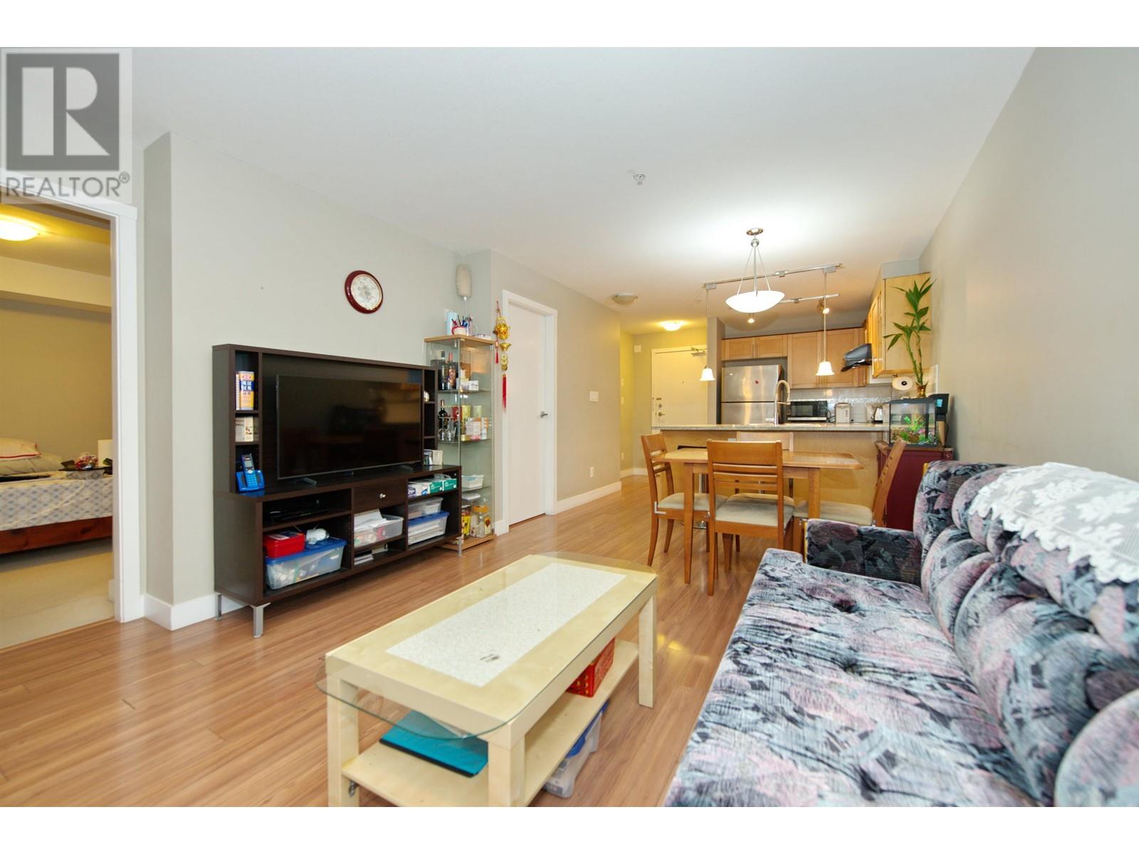 Listing Picture 2 of 25 : 222 2150 E HASTINGS STREET, Vancouver / 溫哥華 - 魯藝地產 Yvonne Lu Group - MLS Medallion Club Member