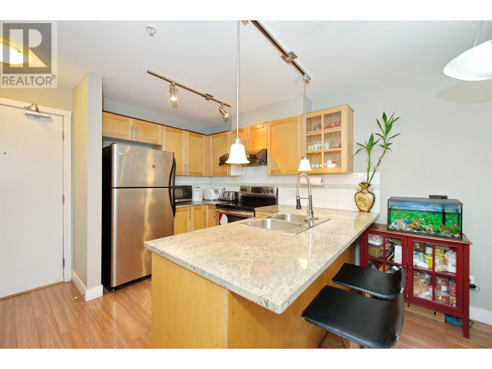 Listing Picture 11 of 25 : 222 2150 E HASTINGS STREET, Vancouver / 溫哥華 - 魯藝地產 Yvonne Lu Group - MLS Medallion Club Member