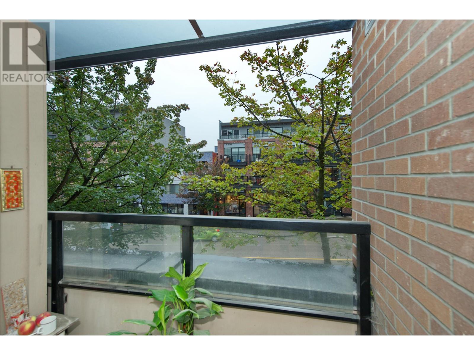 Listing Picture 23 of 25 : 222 2150 E HASTINGS STREET, Vancouver / 溫哥華 - 魯藝地產 Yvonne Lu Group - MLS Medallion Club Member