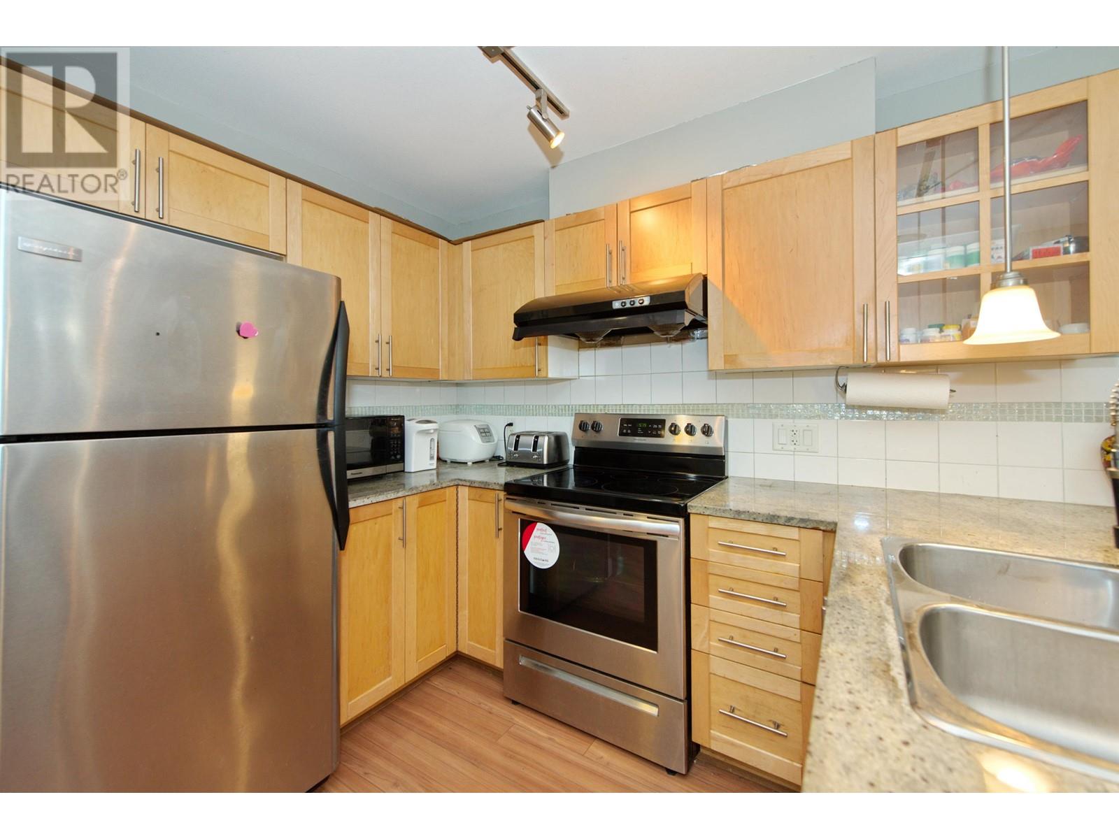 Listing Picture 13 of 25 : 222 2150 E HASTINGS STREET, Vancouver / 溫哥華 - 魯藝地產 Yvonne Lu Group - MLS Medallion Club Member