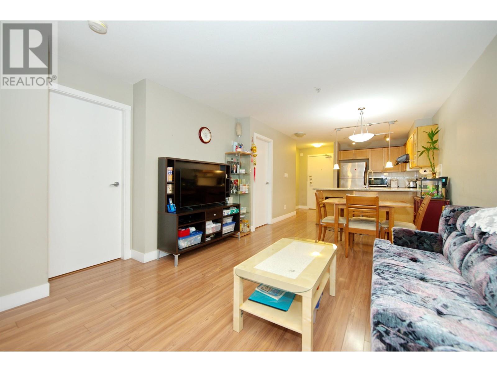 Listing Picture 4 of 25 : 222 2150 E HASTINGS STREET, Vancouver / 溫哥華 - 魯藝地產 Yvonne Lu Group - MLS Medallion Club Member