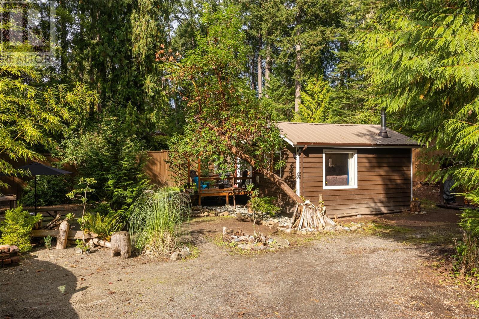 379 Hemlock Ave, Gabriola Island, British Columbia  V0R 1X1 - Photo 38 - 978101