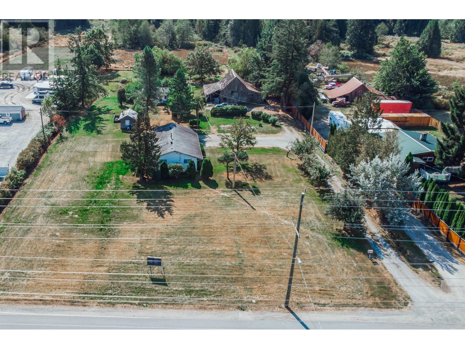 25792 Dewdney Trunk Road, Maple Ridge, British Columbia  V4R 1Y4 - Photo 1 - R2933905