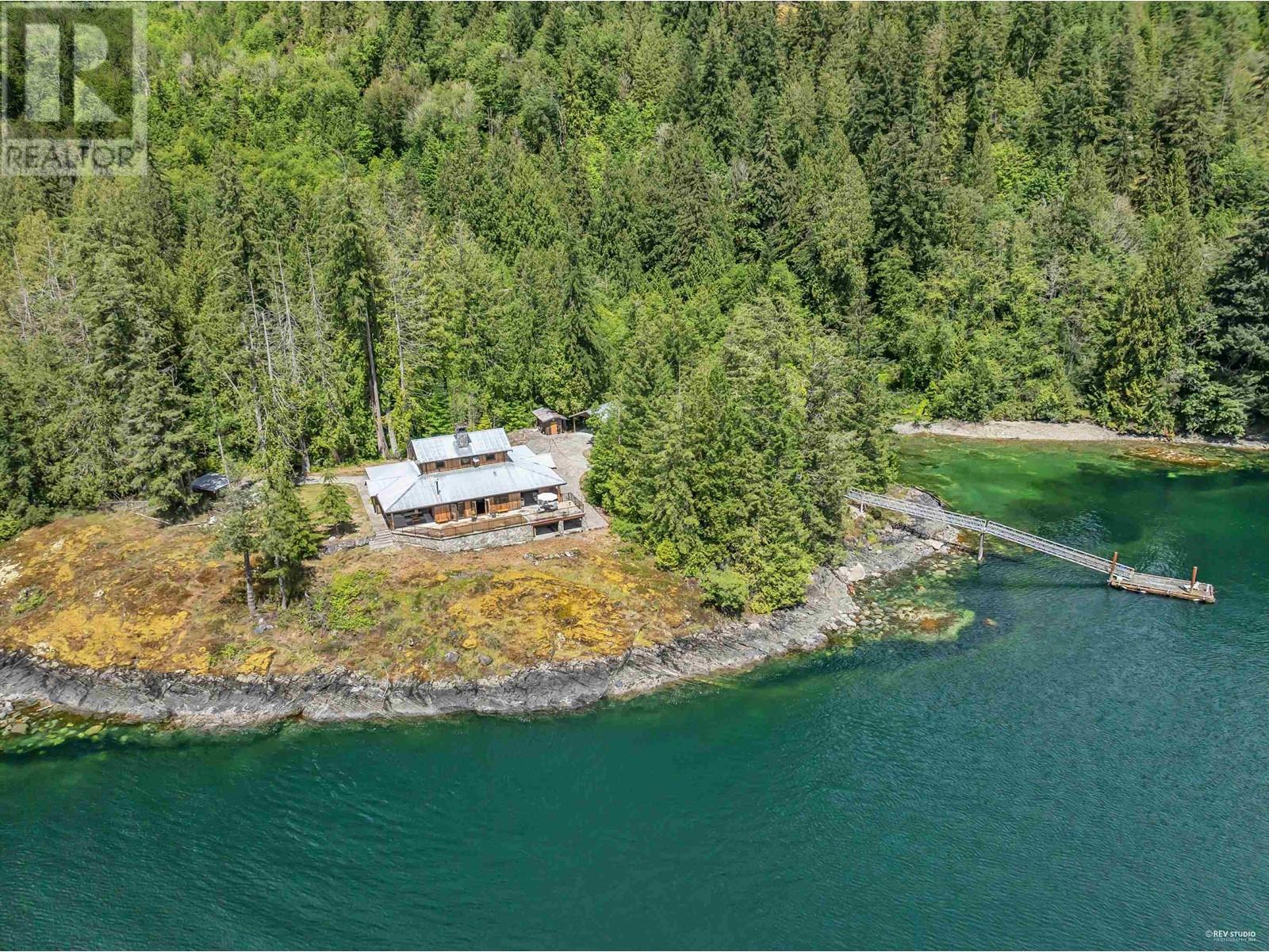 15781 EAST EGMONT SHORELINE, Pender Harbour, British Columbia