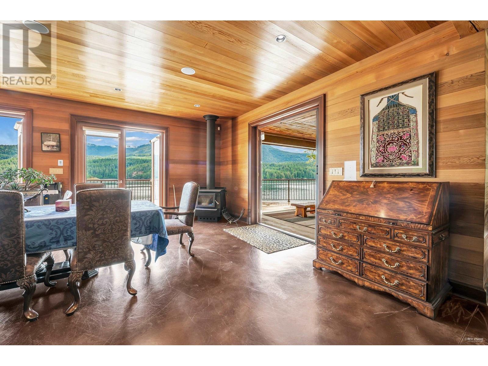 15781 East Egmont Shoreline, Pender Harbour, British Columbia  V0N 1N0 - Photo 39 - C8063560