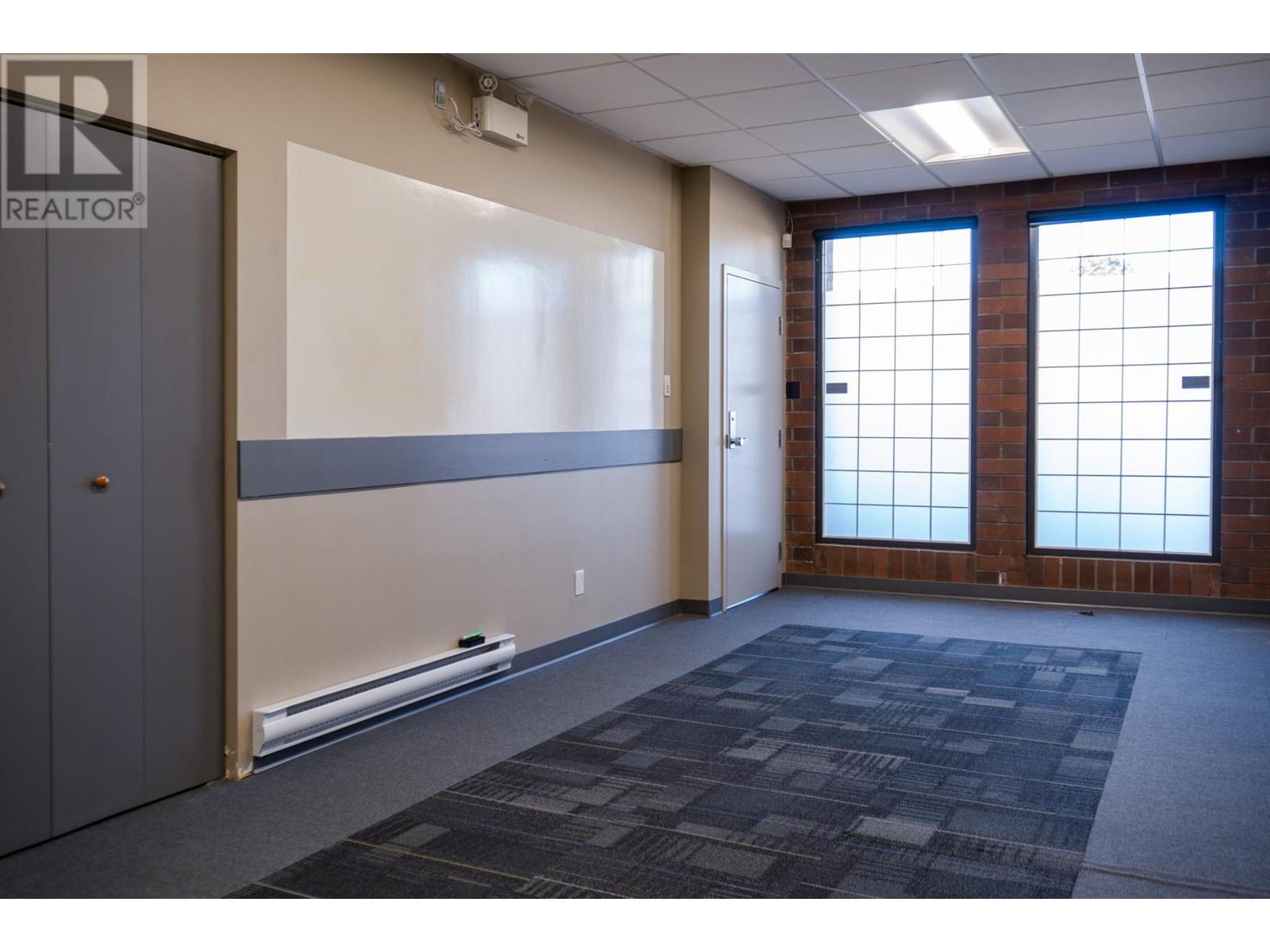 Listing Picture 10 of 14 : 105 2544 DOUGLAS ROAD, Burnaby / 本拿比 - 魯藝地產 Yvonne Lu Group - MLS Medallion Club Member