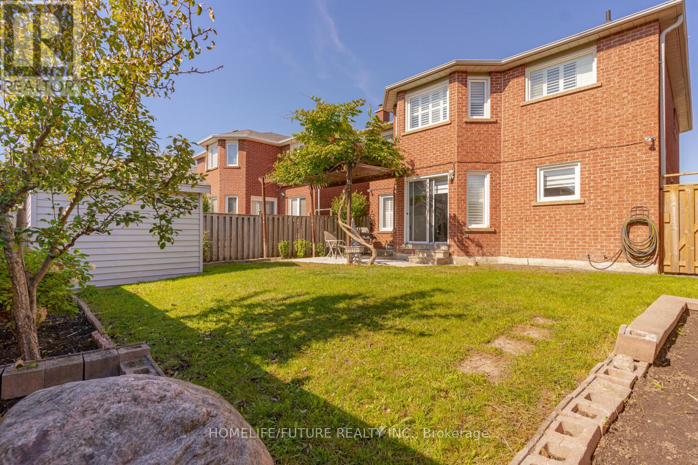 207 Mossbrook Square, Pickering, Ontario  L1V 6P8 - Photo 30 - E9384155