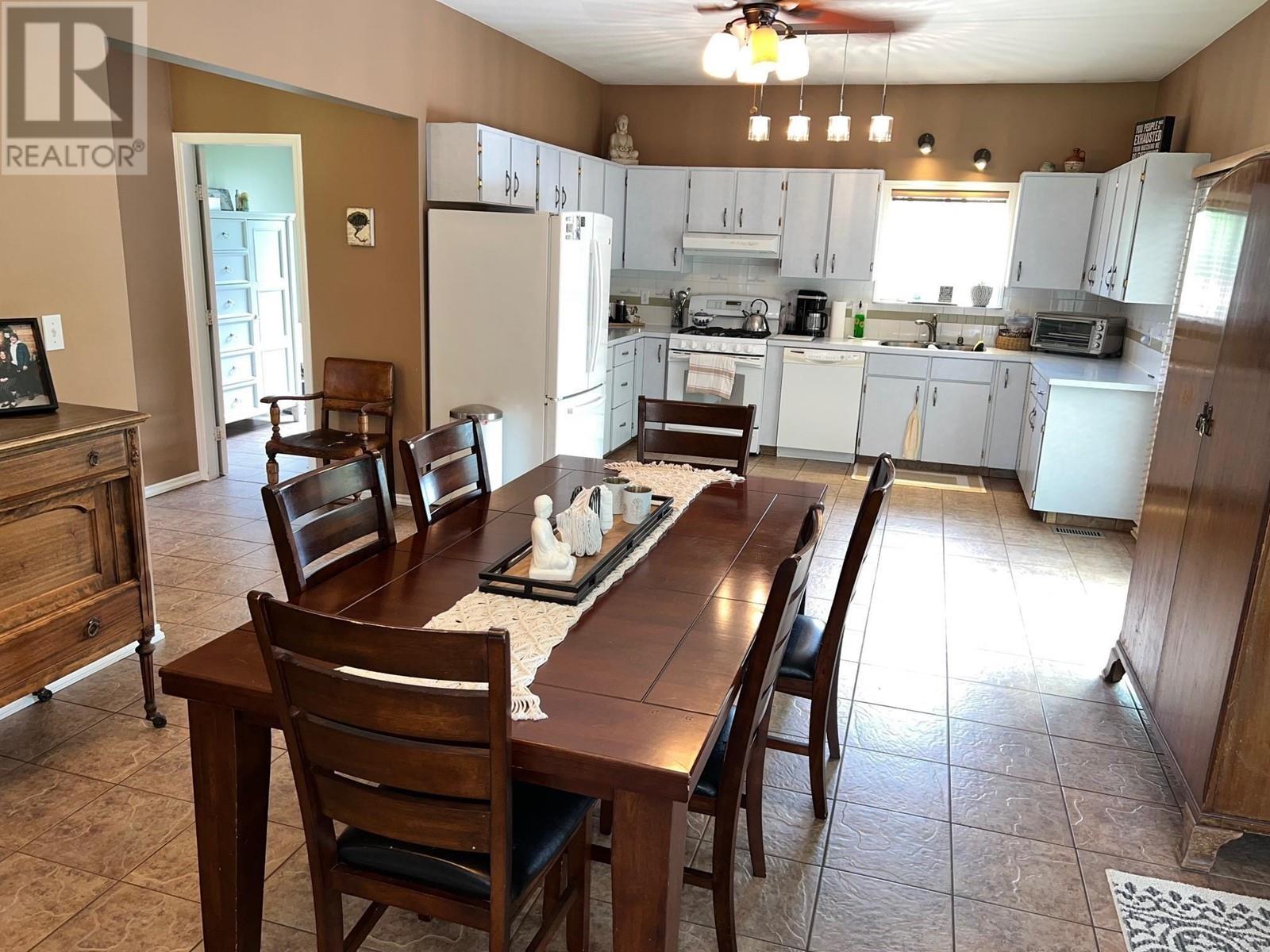 12323 248 St, Maple Ridge, British Columbia  V4R 1J9 - Photo 12 - R2933948