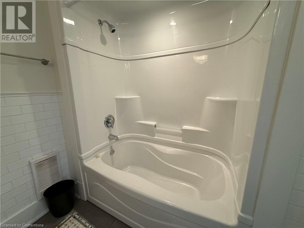 17 Lowell Avenue, St. Catharines, Ontario L2R 2C9 - Photo 26 - 40660018