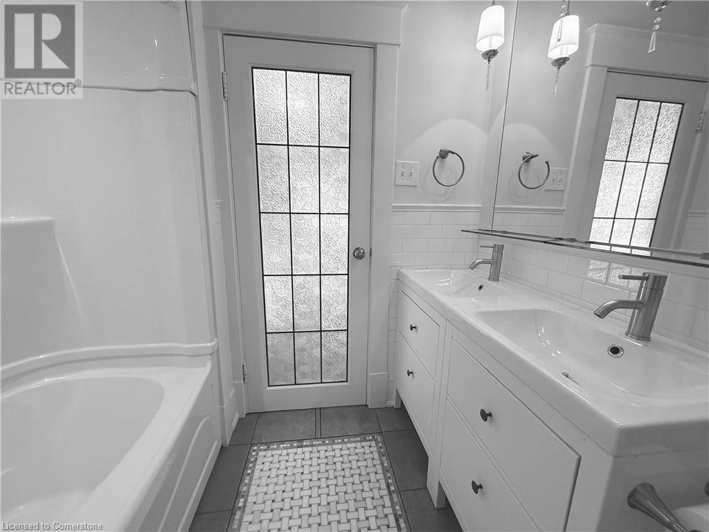 17 Lowell Avenue, St. Catharines, Ontario L2R 2C9 - Photo 28 - 40660018