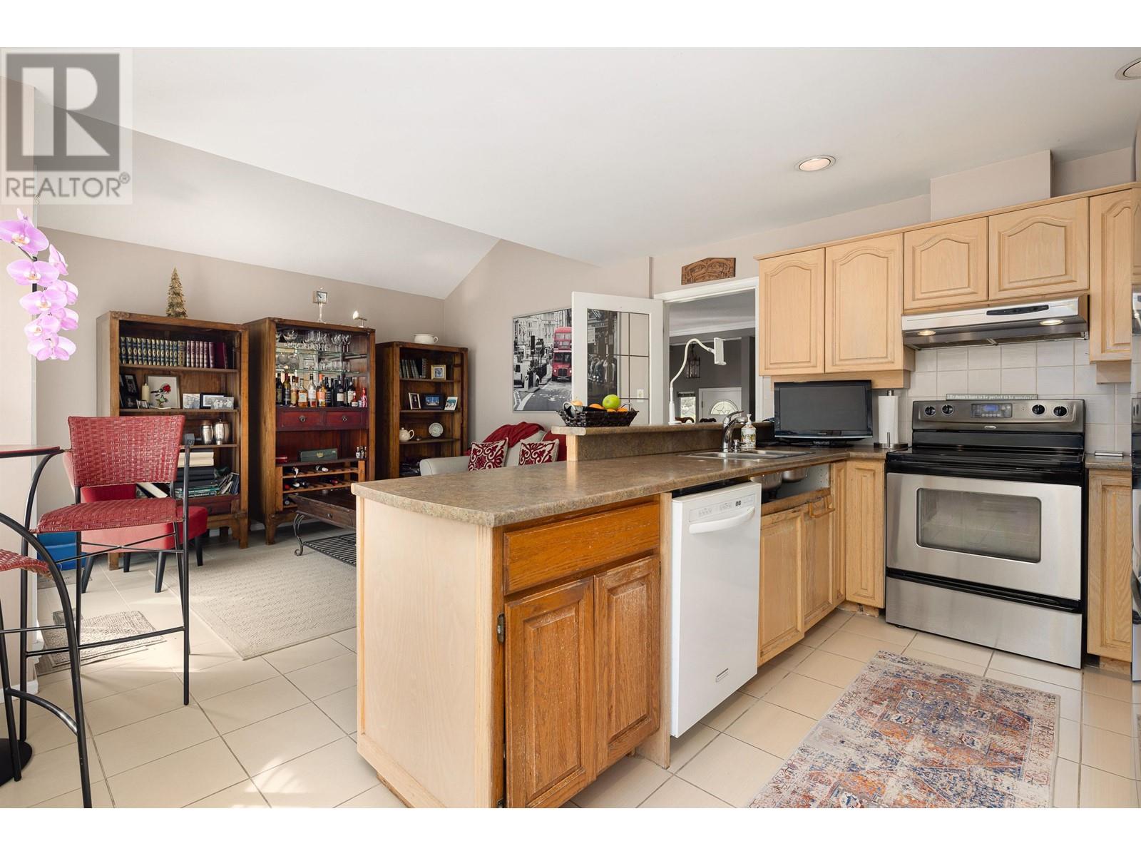 Listing Picture 12 of 37 : 7603 WHITESPRAY DRIVE, Vancouver / 溫哥華 - 魯藝地產 Yvonne Lu Group - MLS Medallion Club Member