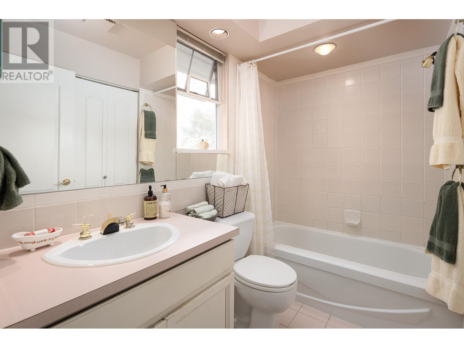 Listing Picture 26 of 37 : 7603 WHITESPRAY DRIVE, Vancouver / 溫哥華 - 魯藝地產 Yvonne Lu Group - MLS Medallion Club Member