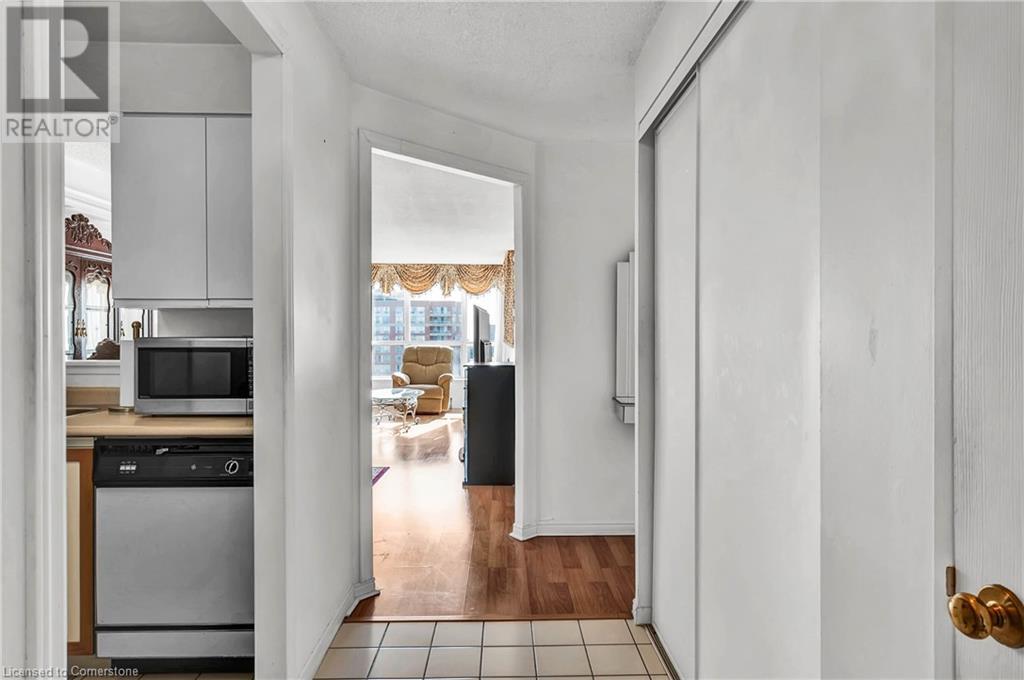 430 Mclevin Avenue Unit# 1708, Scarborough, Ontario  M1B 5P1 - Photo 7 - 40660472