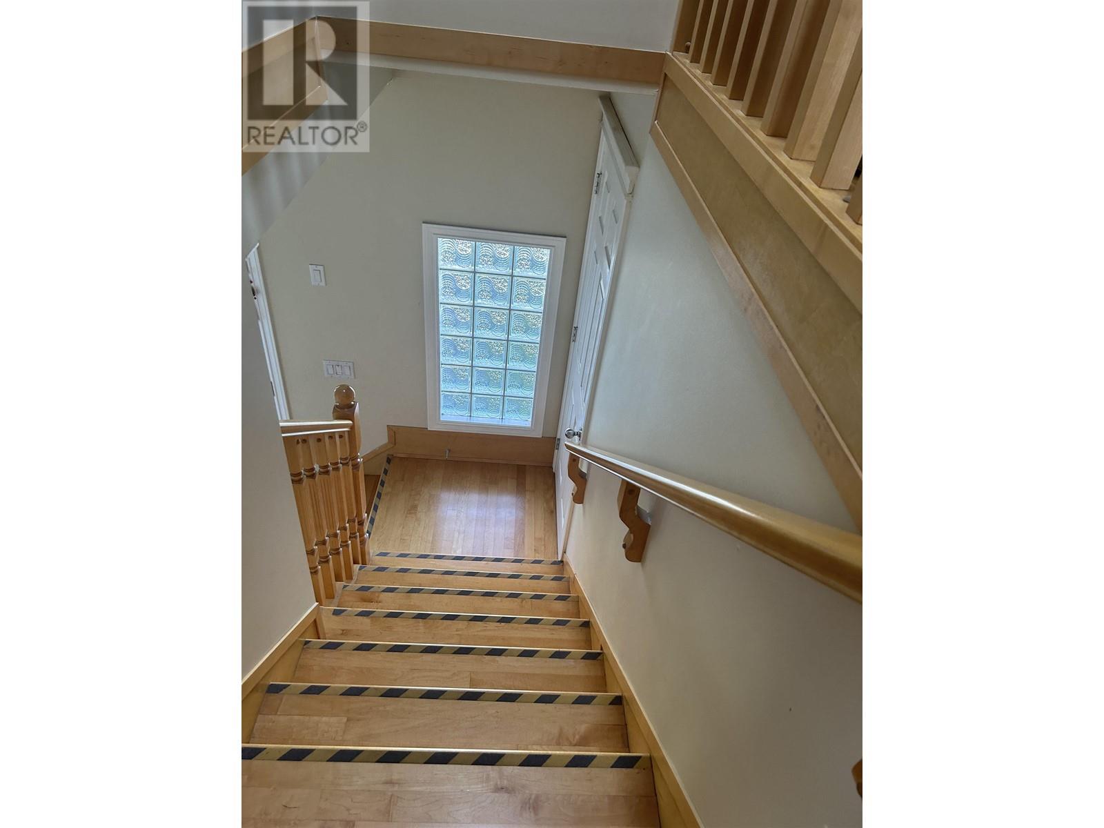 Listing Picture 6 of 15 : 2780 PANDORA STREET, Vancouver / 溫哥華 - 魯藝地產 Yvonne Lu Group - MLS Medallion Club Member