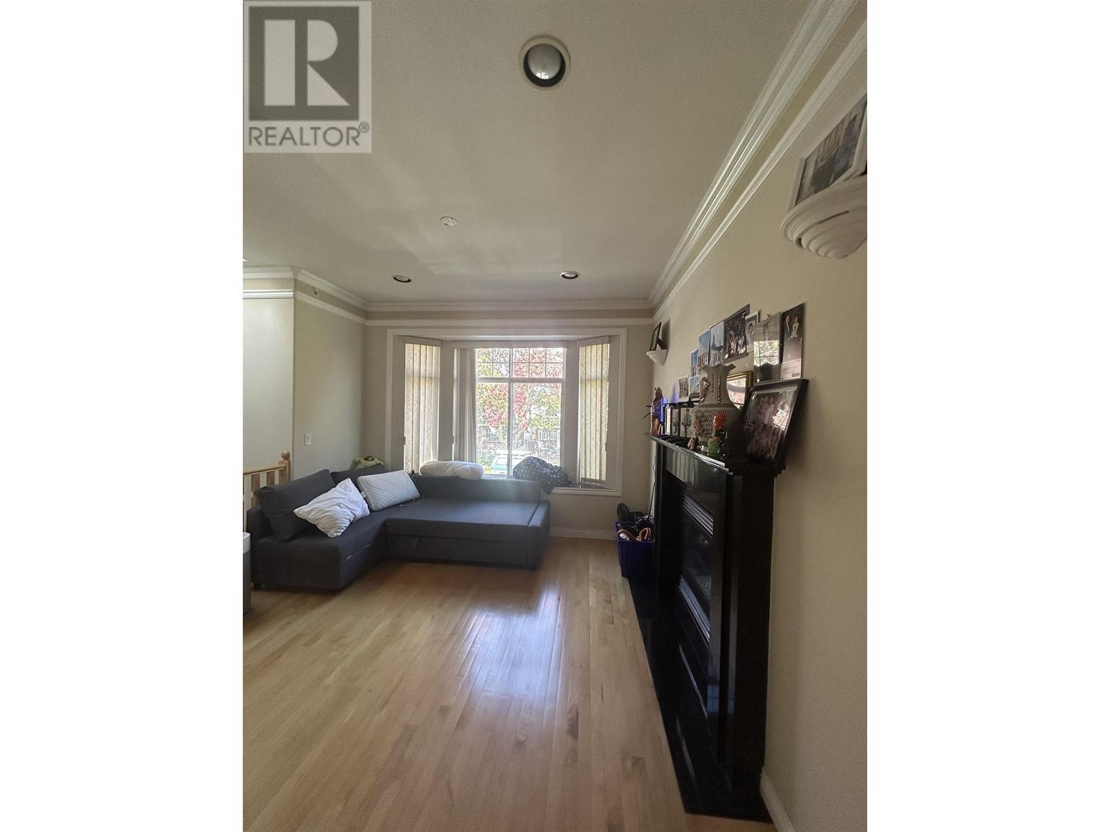 Listing Picture 10 of 15 : 2780 PANDORA STREET, Vancouver / 溫哥華 - 魯藝地產 Yvonne Lu Group - MLS Medallion Club Member