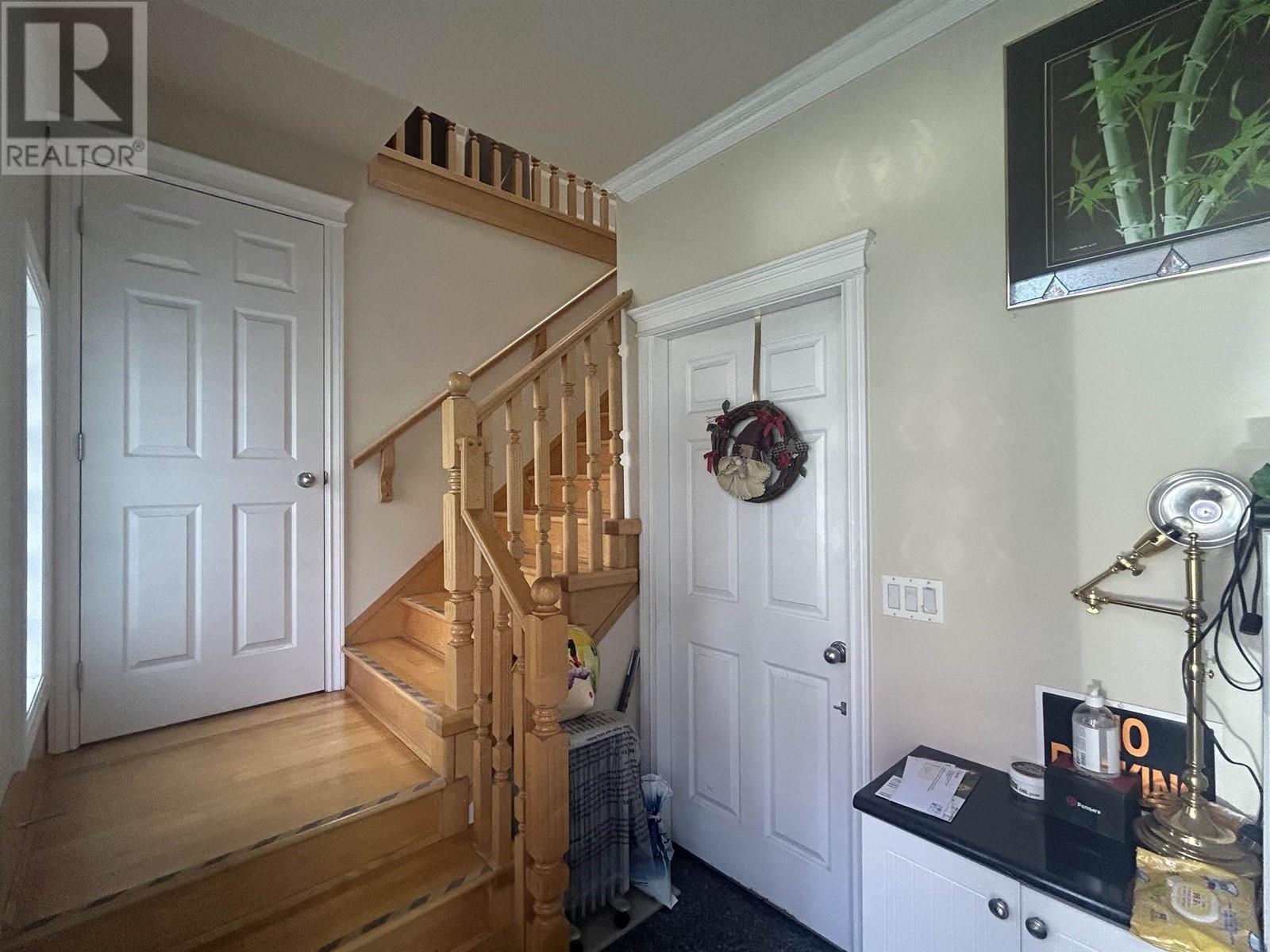 Listing Picture 2 of 15 : 2780 PANDORA STREET, Vancouver / 溫哥華 - 魯藝地產 Yvonne Lu Group - MLS Medallion Club Member