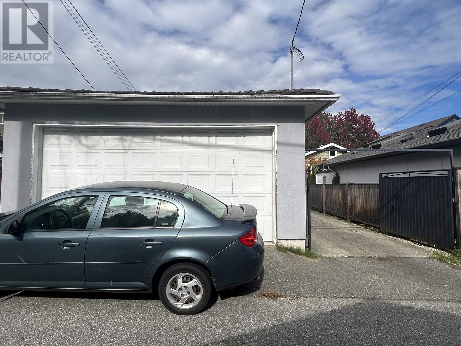 Listing Picture 13 of 15 : 2780 PANDORA STREET, Vancouver / 溫哥華 - 魯藝地產 Yvonne Lu Group - MLS Medallion Club Member