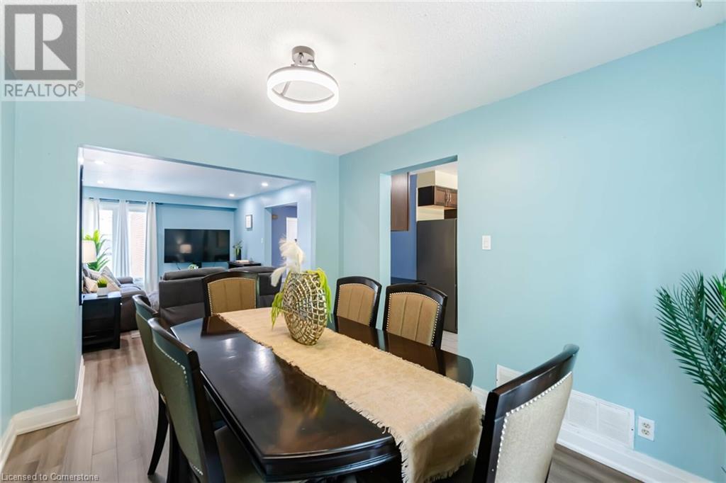 128 Fanshawe Drive, Brampton, Ontario  L6Z 1B1 - Photo 5 - 40660483