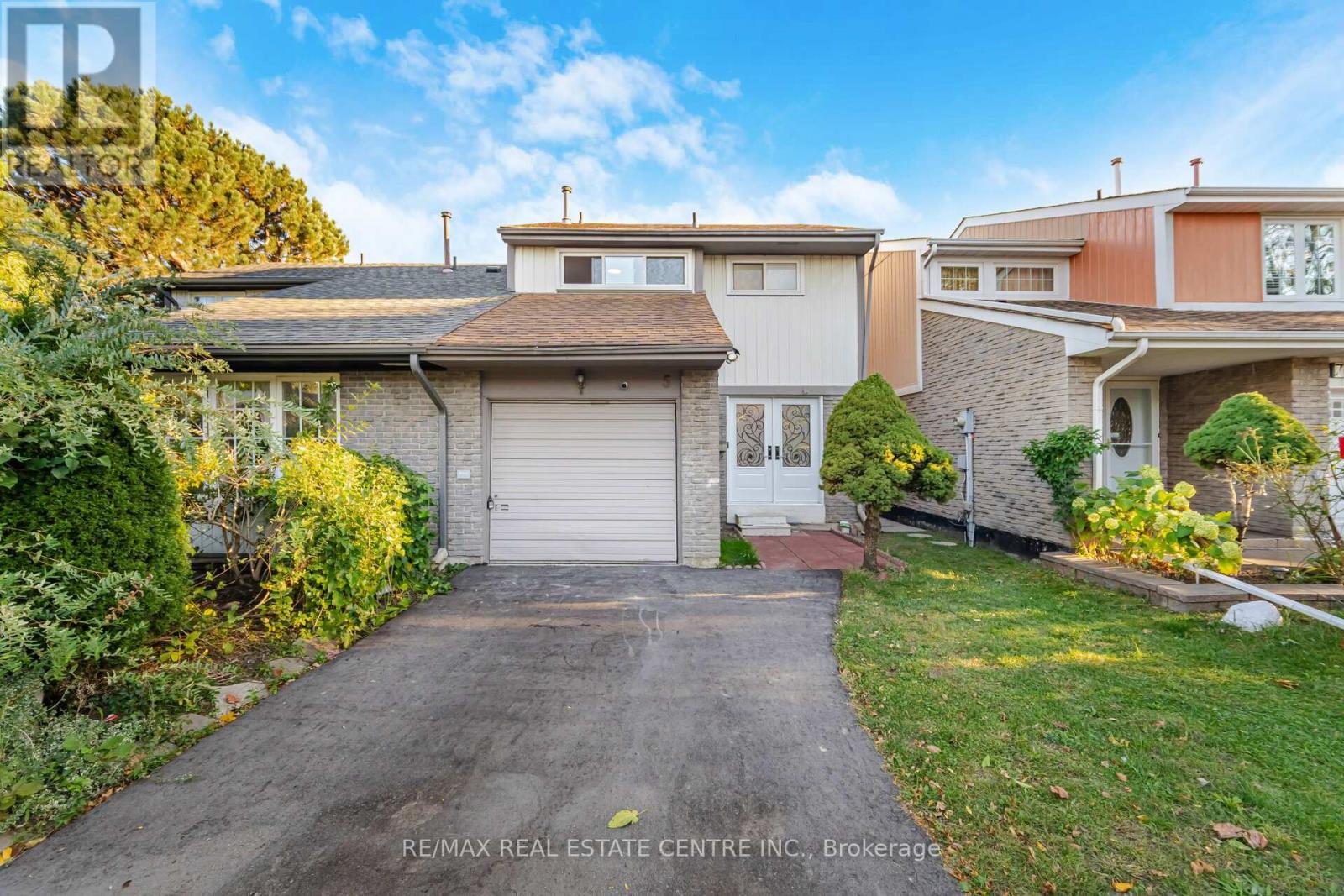 5 WRAY COURT, toronto (mount olive-silverstone-jamestown), Ontario