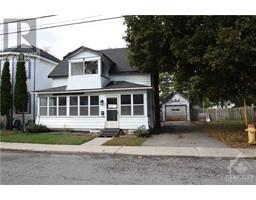 24 MONTAGUE STREET, Smiths Falls, Ontario