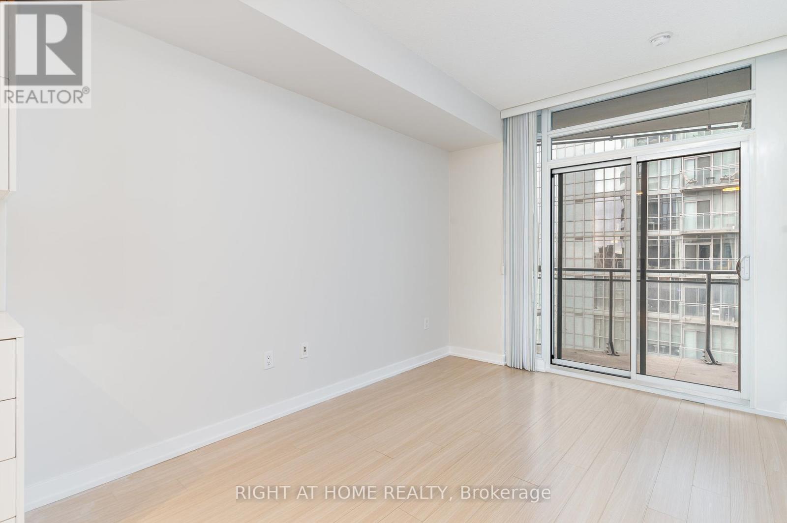 3703 - 21 Iceboat Terrace, Toronto, Ontario  M5V 4A9 - Photo 4 - C9388738