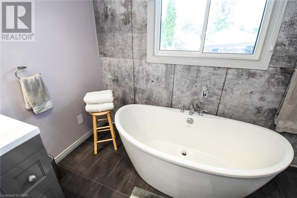 324 Morningstar Avenue, Welland, Ontario  L3B 5B3 - Photo 19 - 40660493