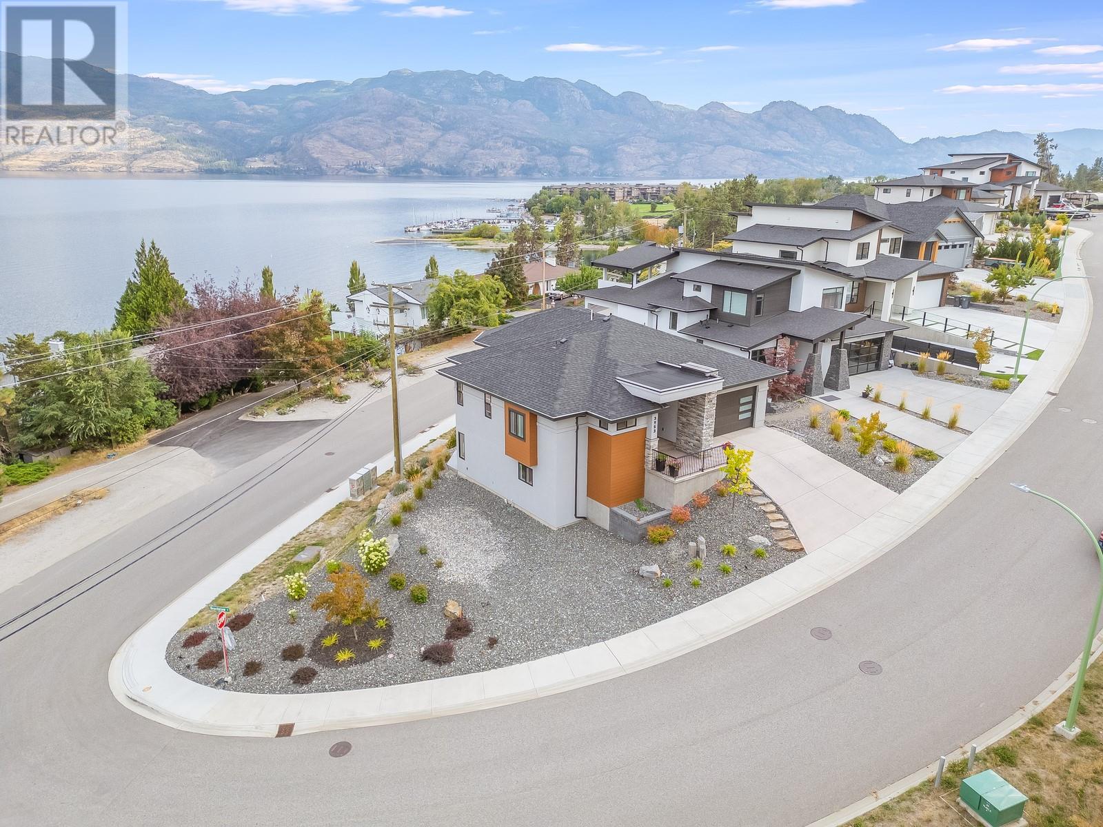 3953 Beachview Drive West Kelowna