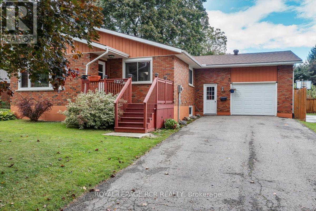 210 Weber Street, Wellington North (Mount Forest), Ontario  N0G 2L1 - Photo 2 - X9389205