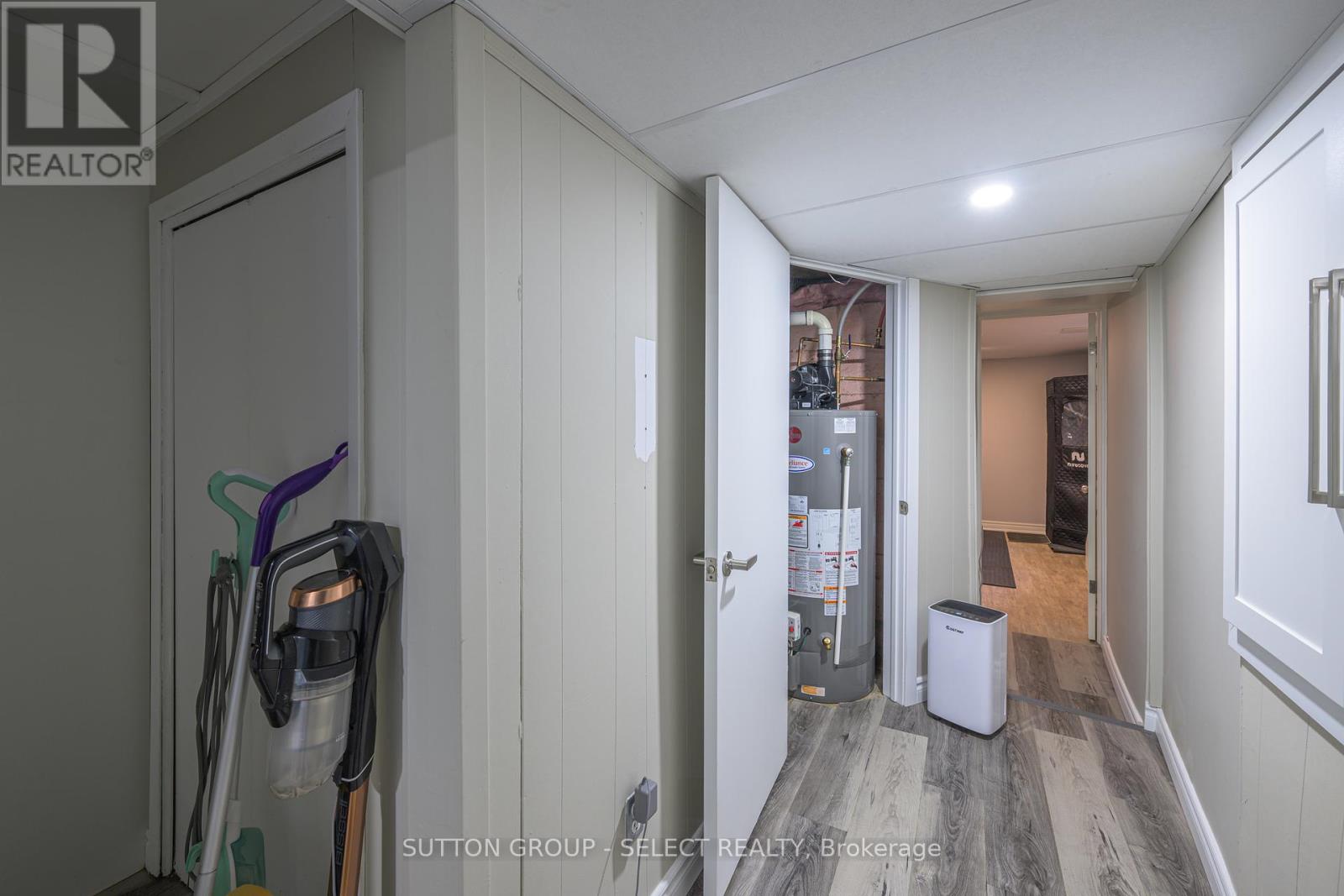 Photo 30 of 39 for 943 Colborne Street