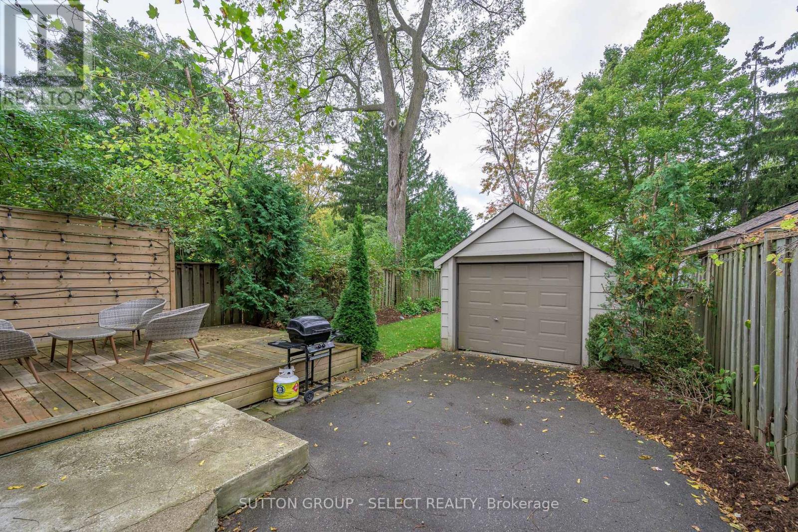 Photo 31 of 39 for 943 Colborne Street