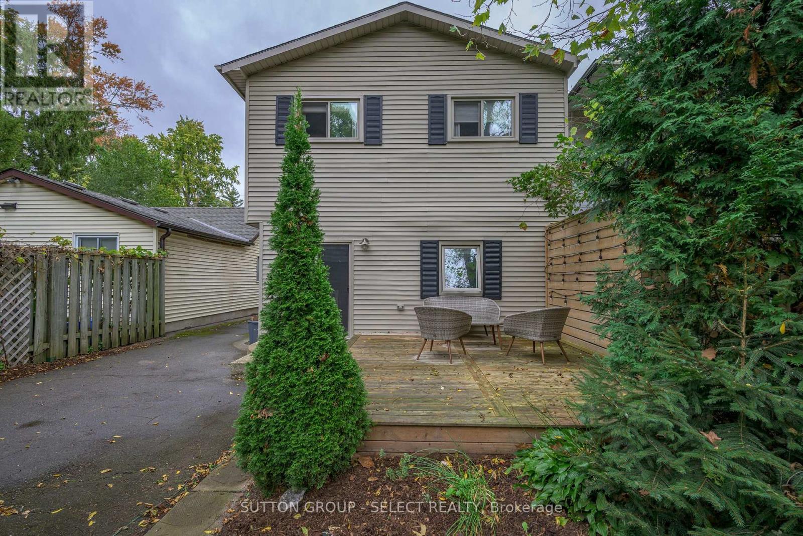 Photo 35 of 39 for 943 Colborne Street