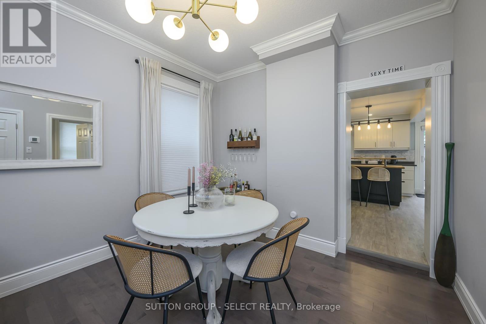 Photo 5 of 39 for 943 Colborne Street