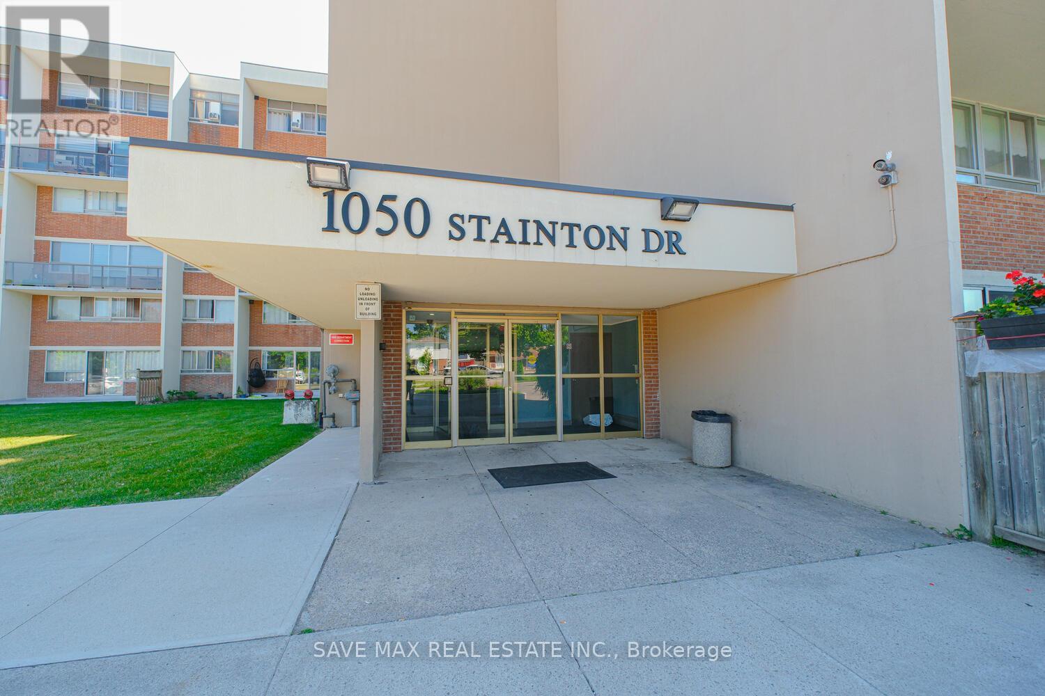 322 - 1050 Stainton Drive, Mississauga, Ontario  L5C 2T7 - Photo 2 - W9366240