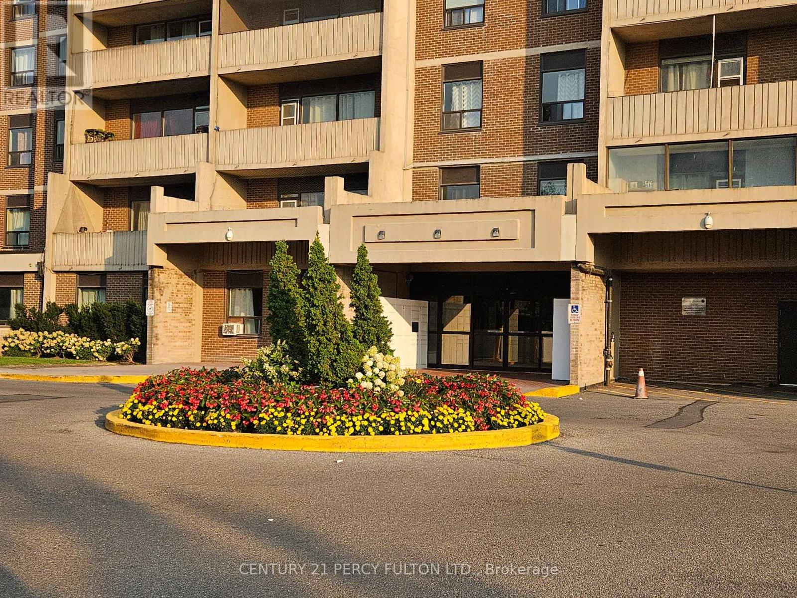 601 - 3390 Weston Road, Toronto, Ontario  M9M 2K3 - Photo 2 - W9389198