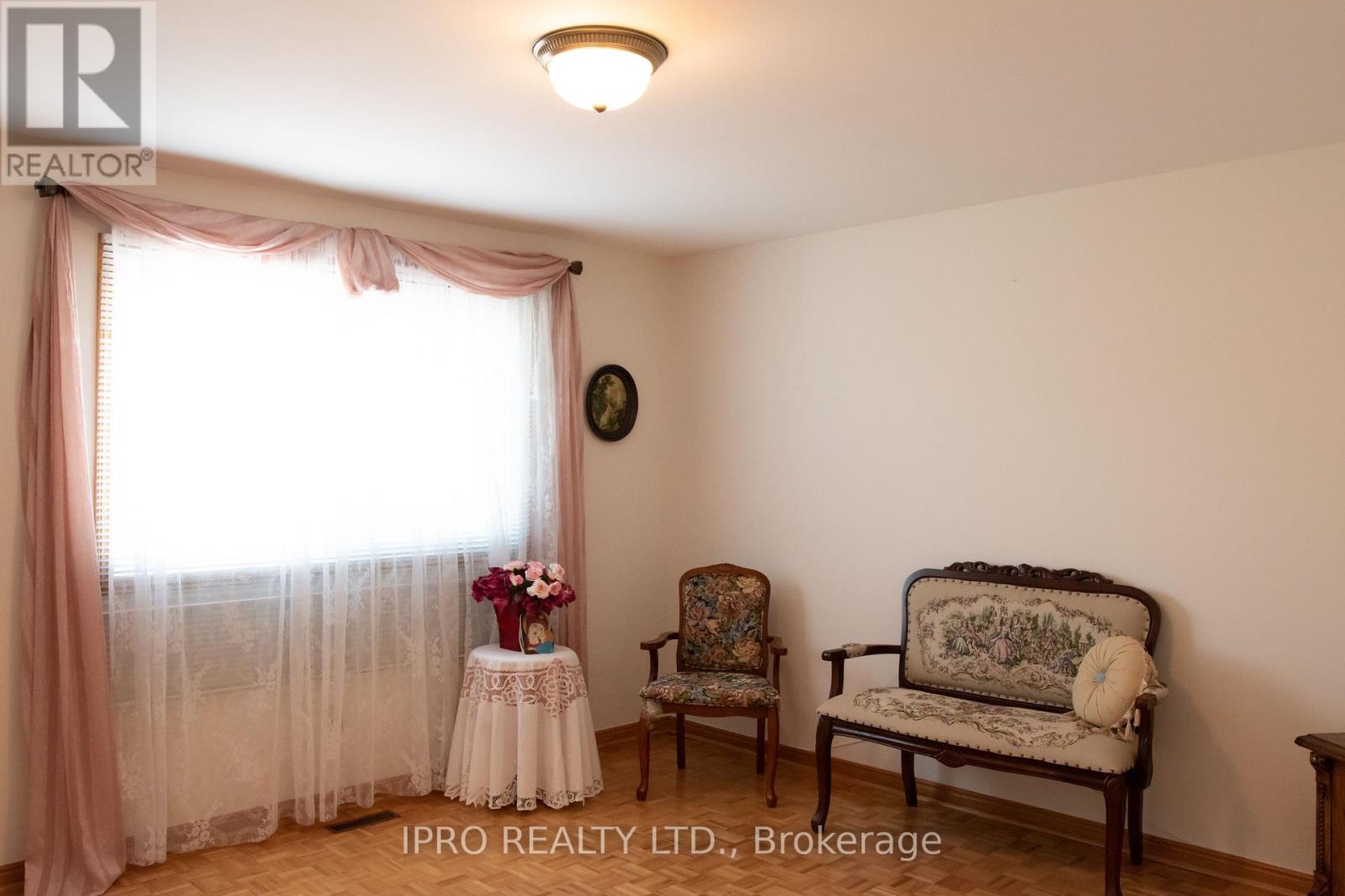 646 Bookham Crescent, Mississauga, Ontario  L4Z 1T9 - Photo 6 - W9389235