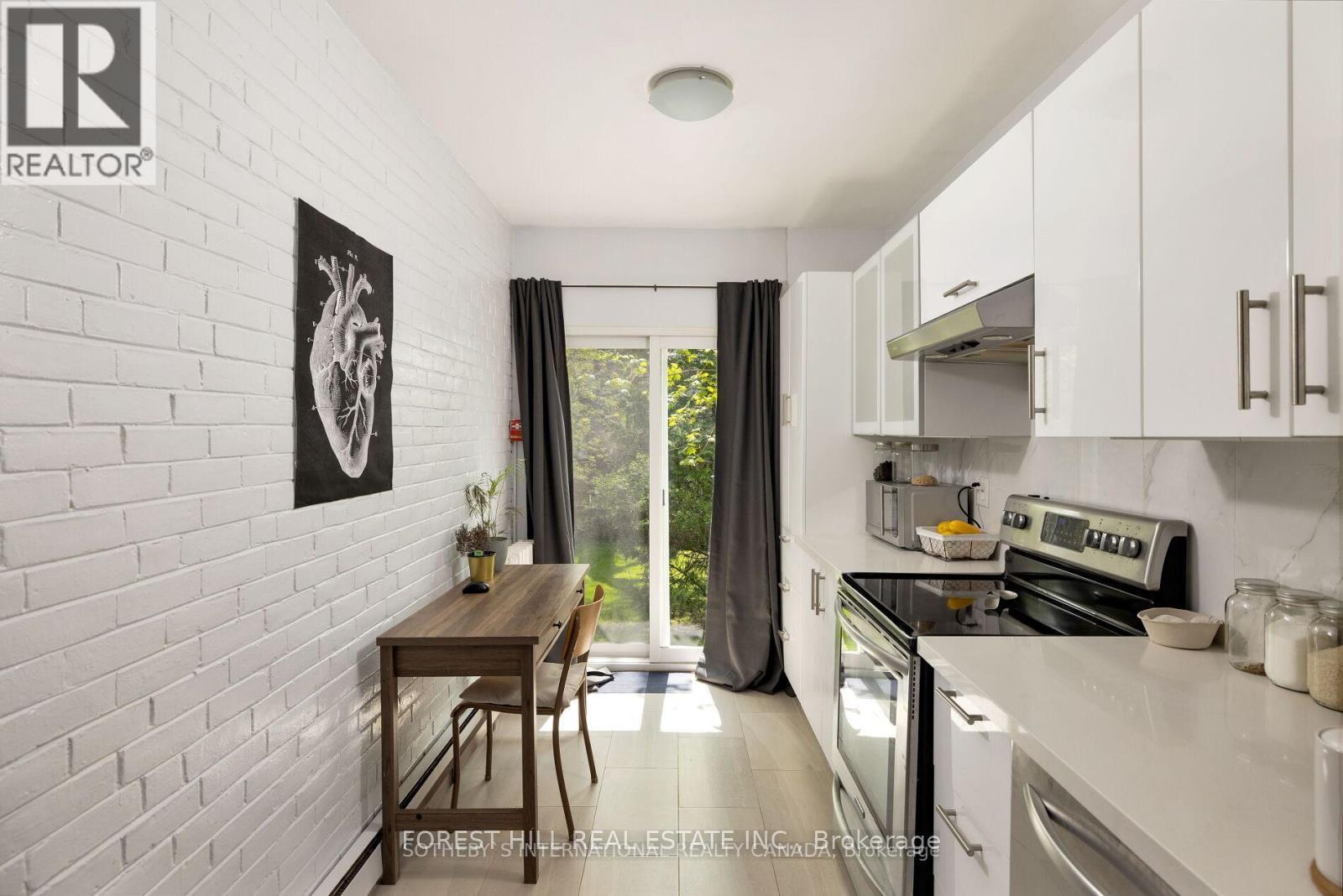 1st Flr - 303 Lonsdale Road, Toronto, Ontario  M4V 1X3 - Photo 11 - C9389373