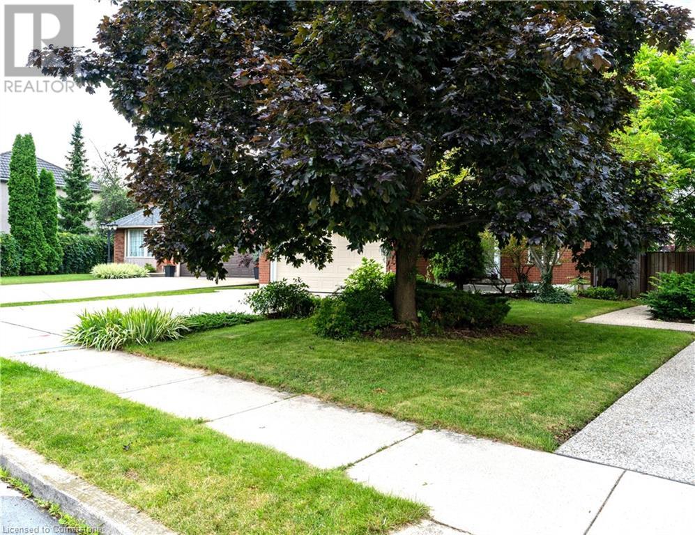 14 Coopershawk Crescent, Hamilton, Ontario  L9B 2P4 - Photo 2 - 40660558