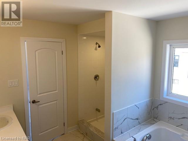 240 Forks RoadWelland (774 - Dain City), Ontario  L3B 0K5 - Photo 11 - X9415127
