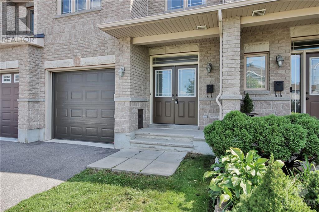 642 Pepperville Crescent, Ottawa, Ontario  K2M 0E8 - Photo 2 - 1415845