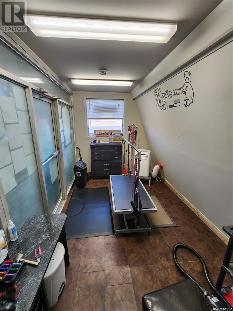 325 Queen Street, Weyburn, Saskatchewan  S4H 2L2 - Photo 12 - SK985650