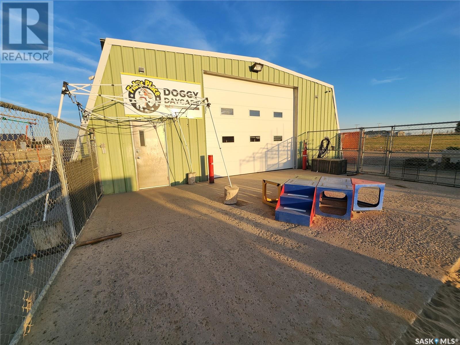 325 Queen Street, Weyburn, Saskatchewan  S4H 2L2 - Photo 30 - SK985650